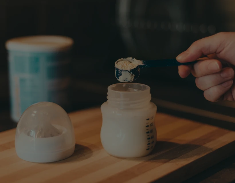 Measuring formula powder for infant feeding